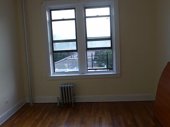 4th image of 14403 Barclay Ave APT 5B