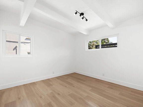 2nd image of 3736-38 Louisiana St #2