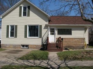 706 N Rowe St, Ludington, MI 49431
