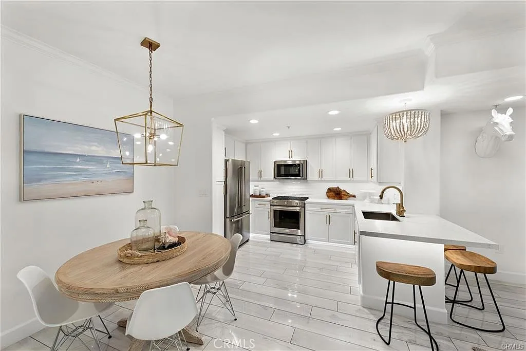 2 bed, 1137 sqft, $3,650 — Photo 4