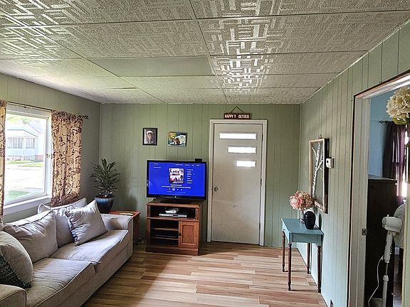 3rd image of 18 Lehigh Ave