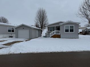 3930 Mount Alpine St, Dubuque, IA 52001