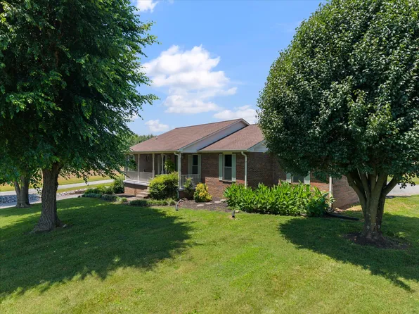 2746 Kinneys Rd, Cedar Hill, TN 37032