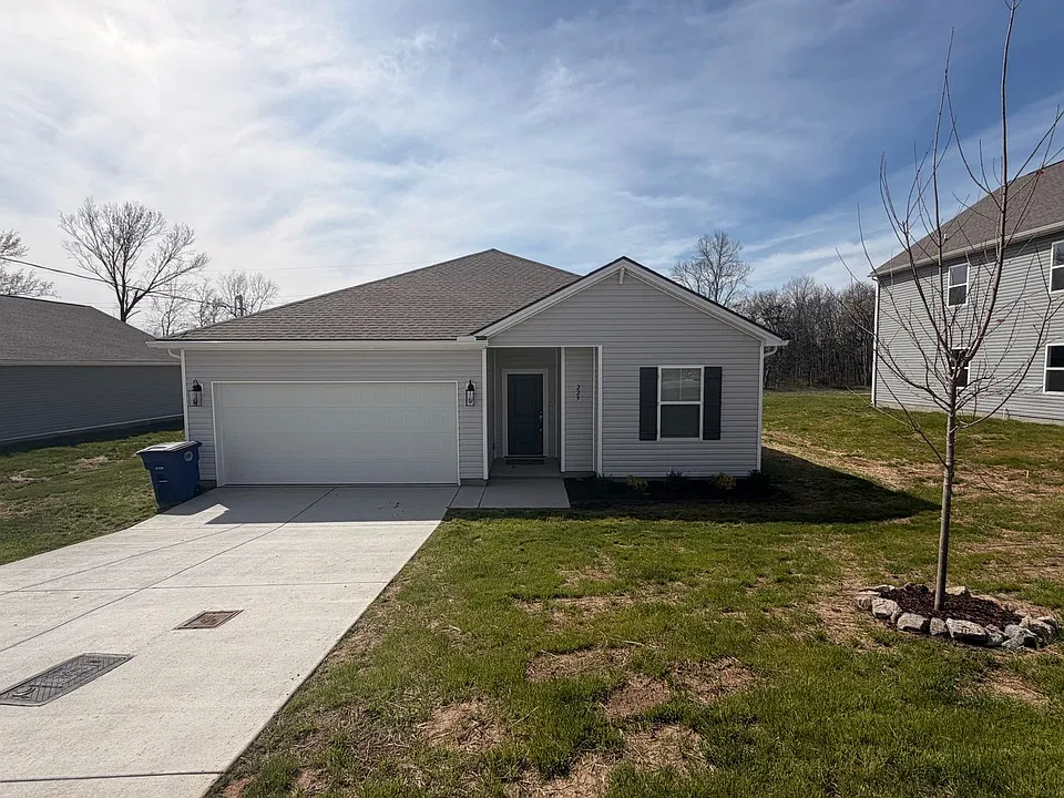 225 Idle Dr