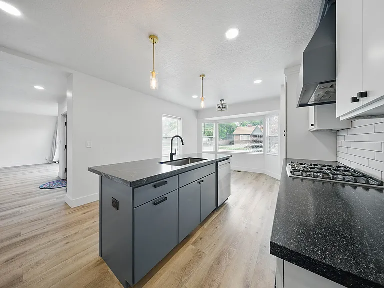 1821 E Bosham Ln #A — Photo 11