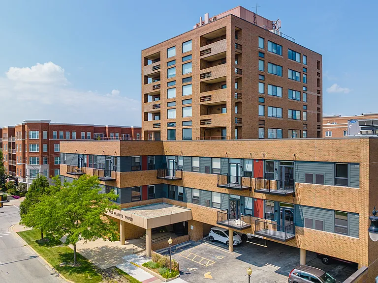 Des Plaines Tower — Photo 26
