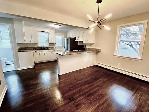 3rd image of 364 Main St #B