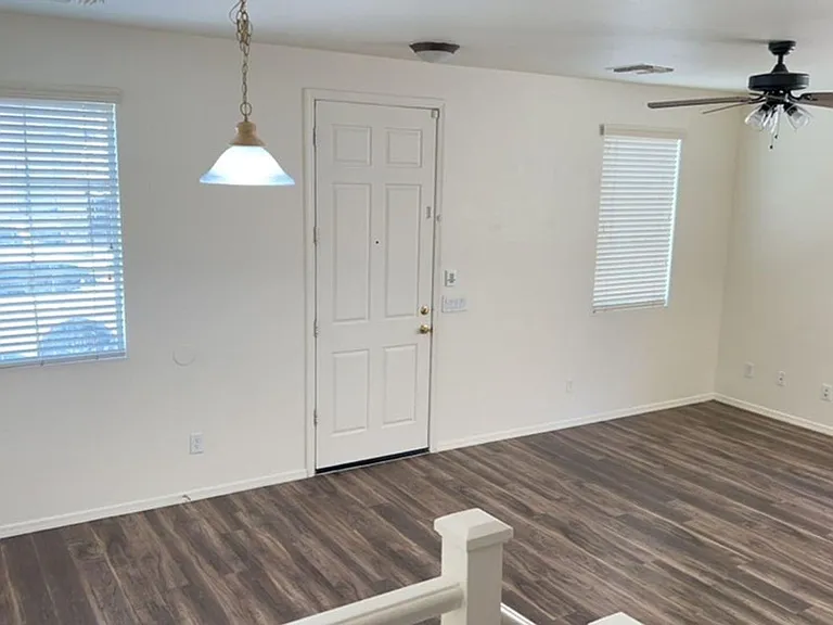 10018 W Winslow Ave — Photo 4