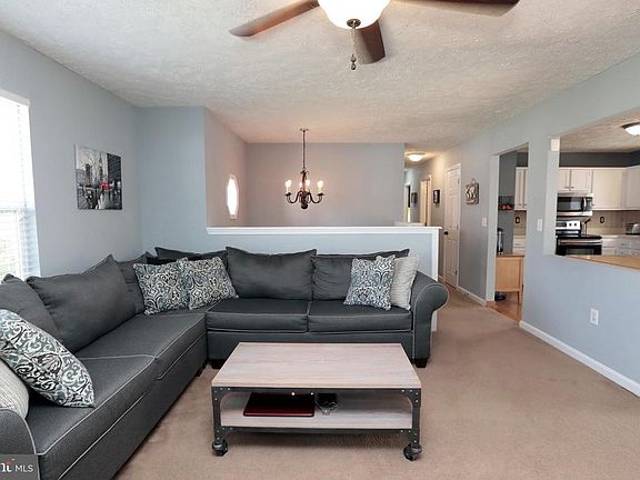 3rd image of 35976 Army Navy Dr