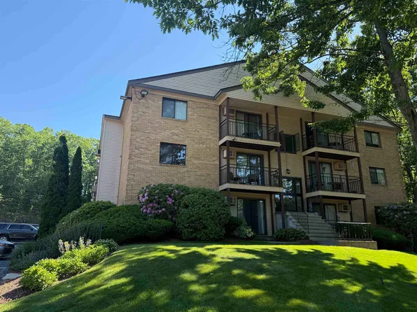 19 Country Club Drive #32, Manchester, NH 03102