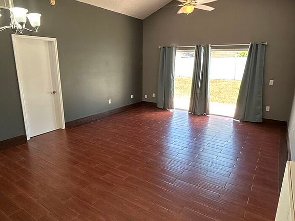 2nd image of 238 Hidden Springs Cir