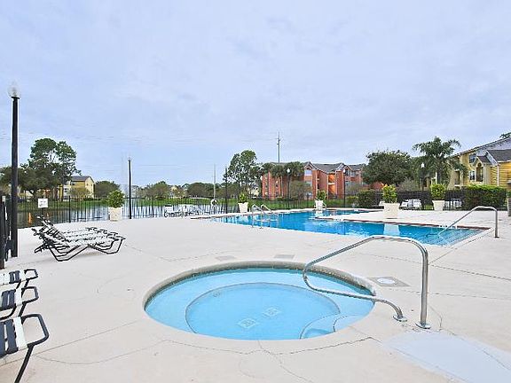 3rd image of 4744 Walden Cir APT 914