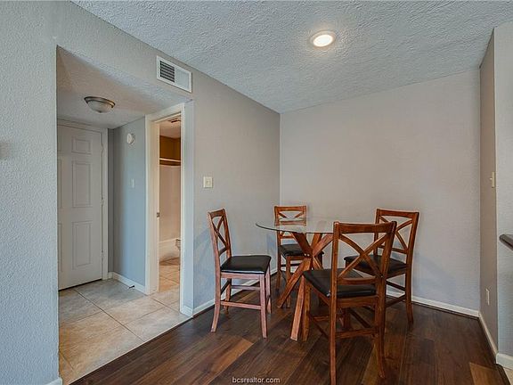 2nd image of 904 University Oaks Blvd APT 25