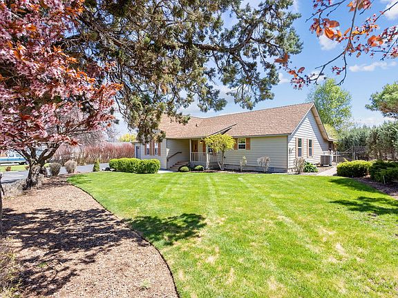 2nd image of 3132 NE Tennessee Ln