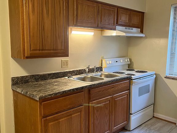 4th image of 1725 Mears Ave