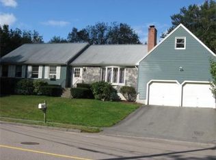 11 Pilgrim Dr, Norwood, MA 02062