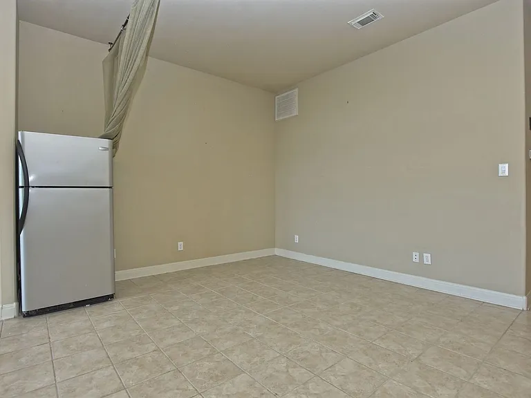 1908 Kahala Sunset Dr #D — Photo 21