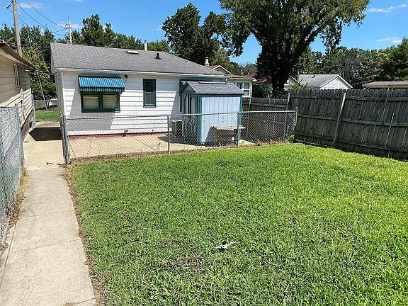 2nd image of 9540 Gentry Ave