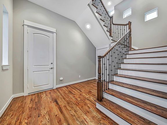 4th image of 955 W 24th St Unit B