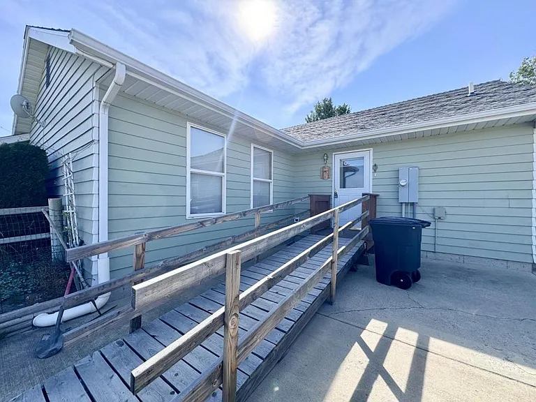 3675 Juniper Dr — Photo 4