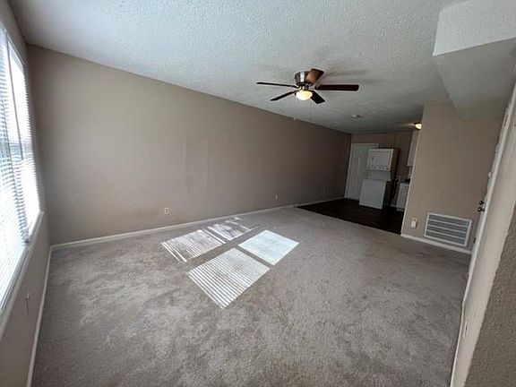 4th image of 2608 Crescent Ln