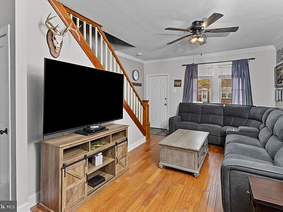 4th image of 208 5th Ave