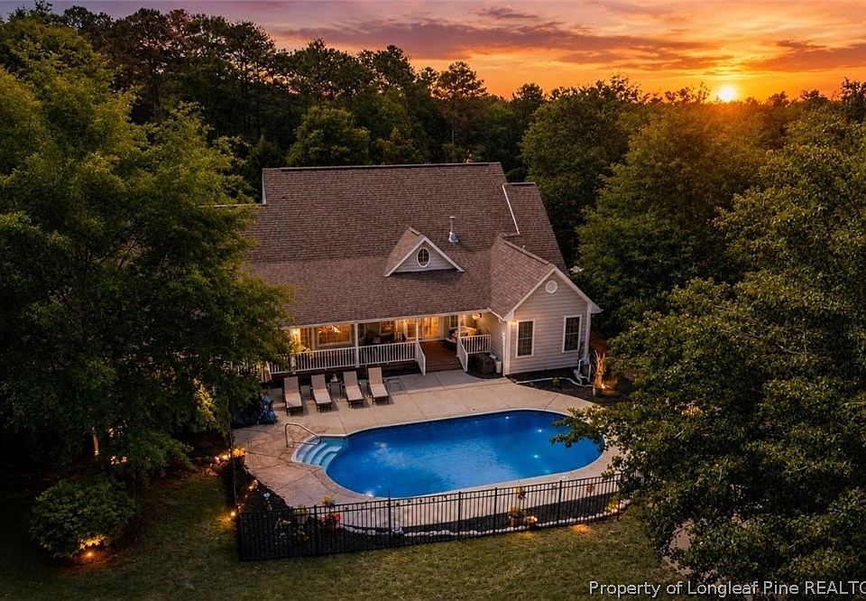1st image of 5821 Mockingbird Ln