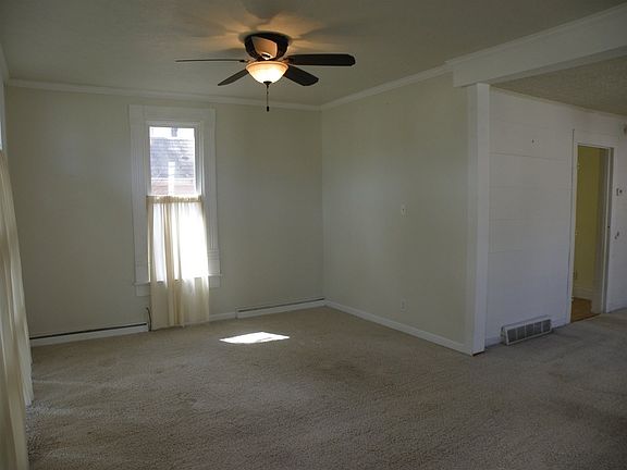 3rd image of 217 Kenwood Ave