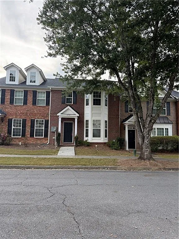 3 bed, 2.5 bath, 1652 sqft, $2,150 — Photo 2