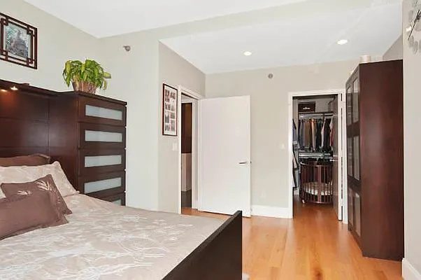 Sold by Level Group | media 12