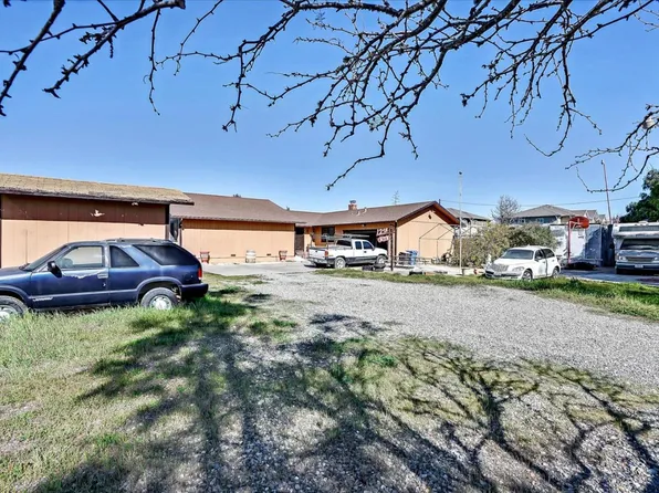 1294 Oak Ave, Greenfield, CA 93927