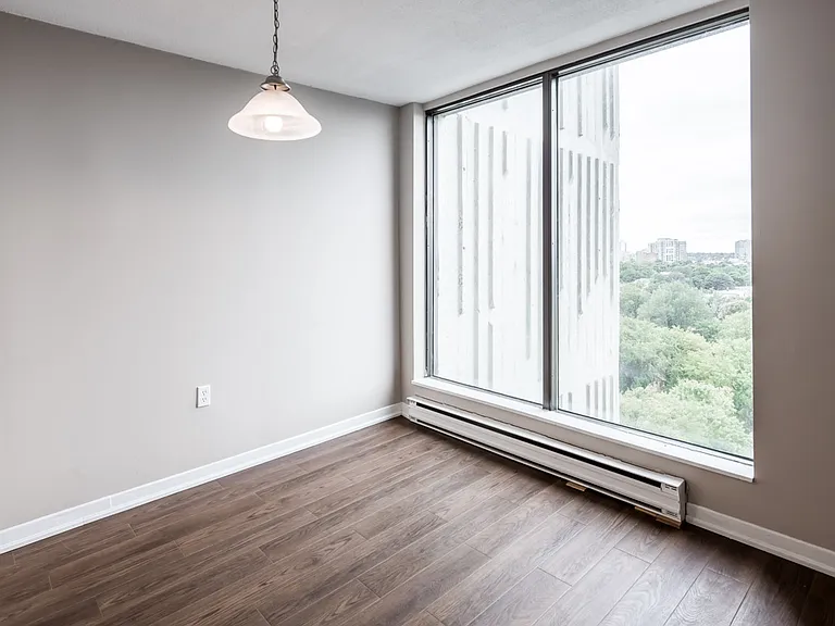 2074 Robie St — Photo 13