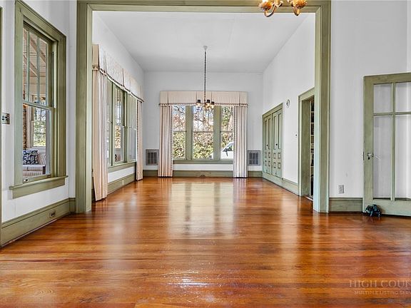 4th image of 334 Chestnut Circle