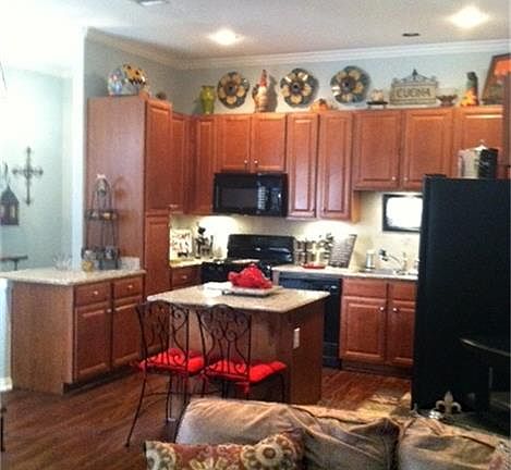 3rd image of 920 Sweet Pine Dr