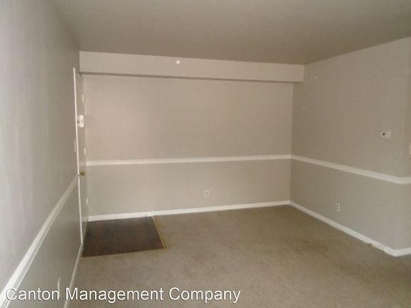 4th image of 600 N Hickory Ave #15
