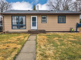 905 9th Ave NE, Aberdeen, SD 57401