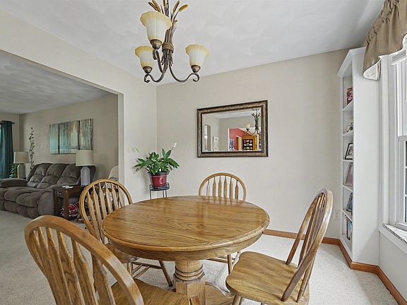 4th image of 213 Woodlawn Rd
