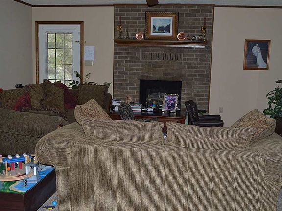 3rd image of 155 Wright Ave