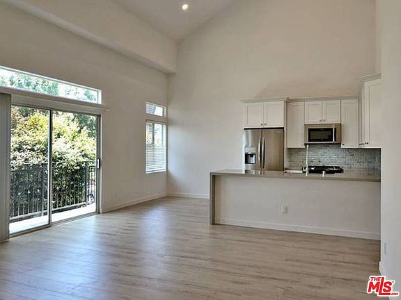 5th image of 10560 Santa Monica Blvd APT 7
