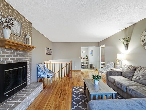 2nd image of 1749 Cochrane Ave