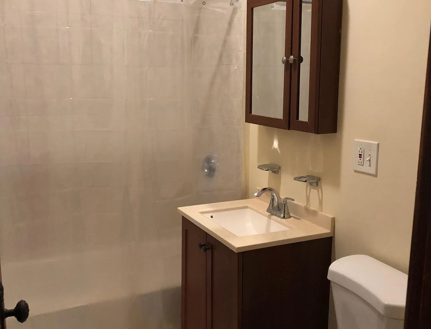 3 bed, $3,000 — Photo 3