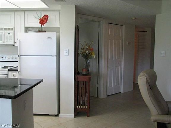 5th image of 481 Quail Forest Blvd APT 102
