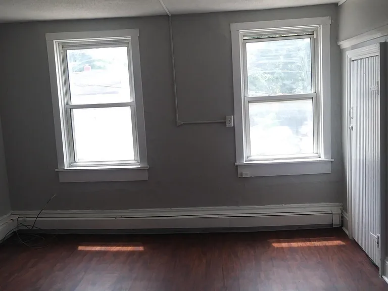 1328 Main St — Photo 7