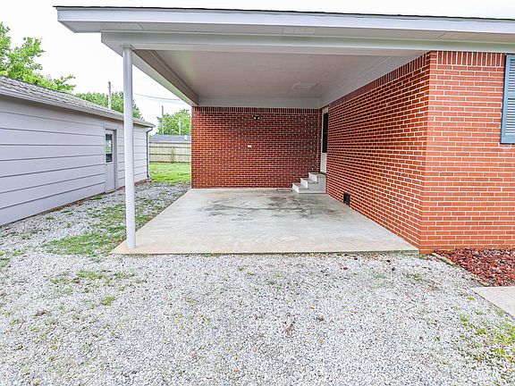 5th image of 1750 Lambert Dr #1740