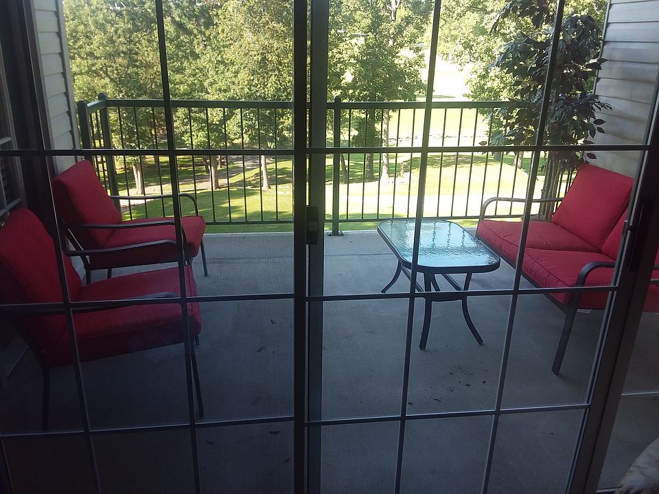 Back furnished patio overlooking golf course