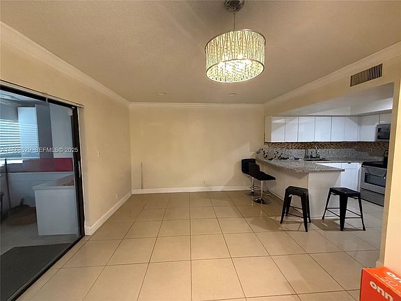 2nd image of 27 Laredo Pl