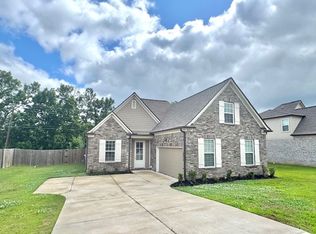 10526 Bayou Ct, Olive Branch, MS 38654