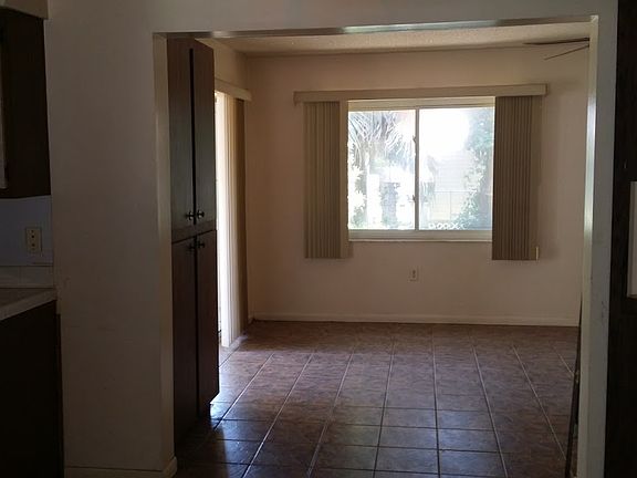 3rd image of 1104 SE 1st St