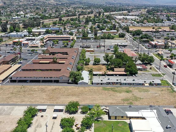 2nd image of 1550 Pumalo St