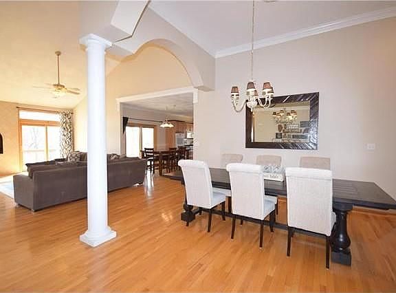 4th image of 26 Oak Valley Dr